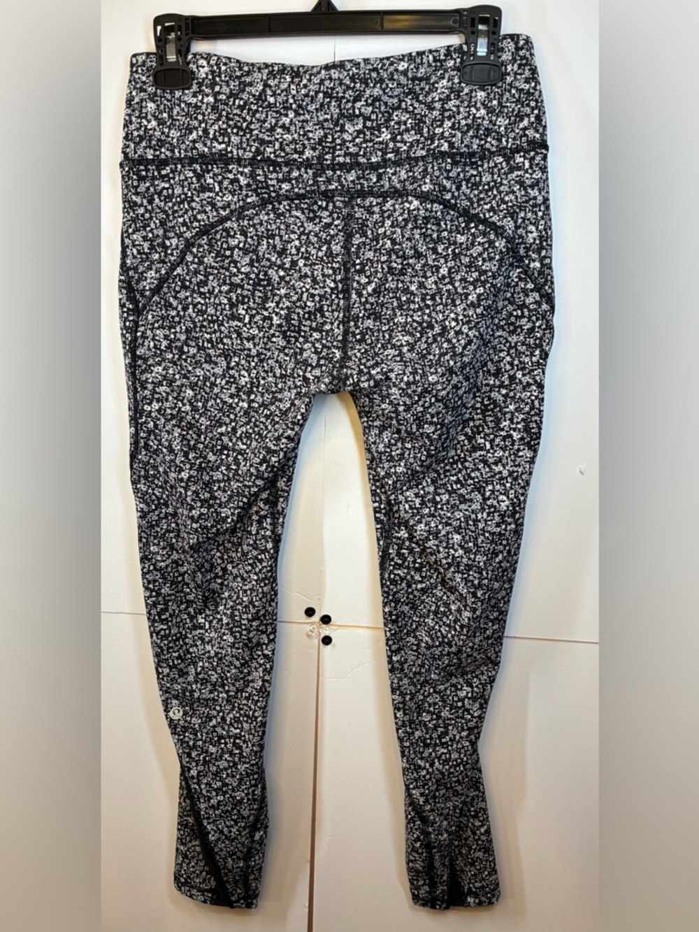 Lululemon Speed Up Style Leggings 8 Blk/Wht Abstract Zip Pocket Running Tights - Picture 6 of 10